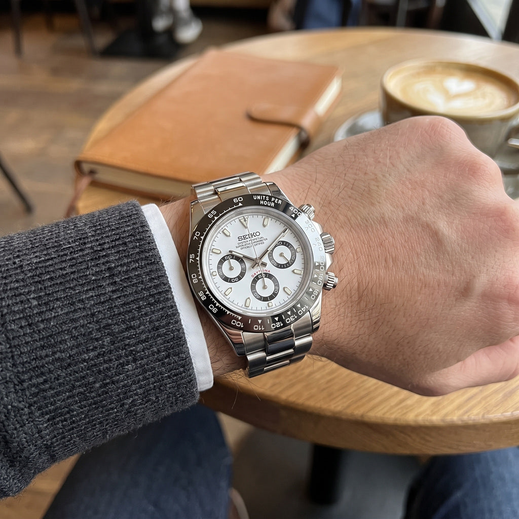 Tona Mod – Steel · White Panda Dial – 40mm – Chronograph – on-wrist view